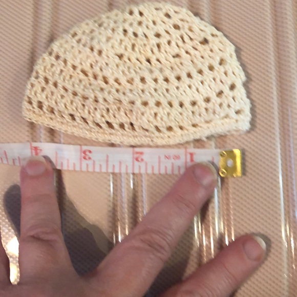 🏵New handmade crocheted preemie (or doll) hat in cream cotton thread - Picture 2 of 4